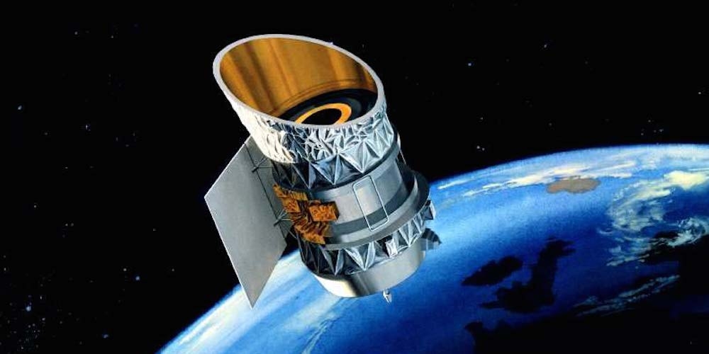 Artistieke impressie van de IRAS-satelliet in een baan om de Aarde