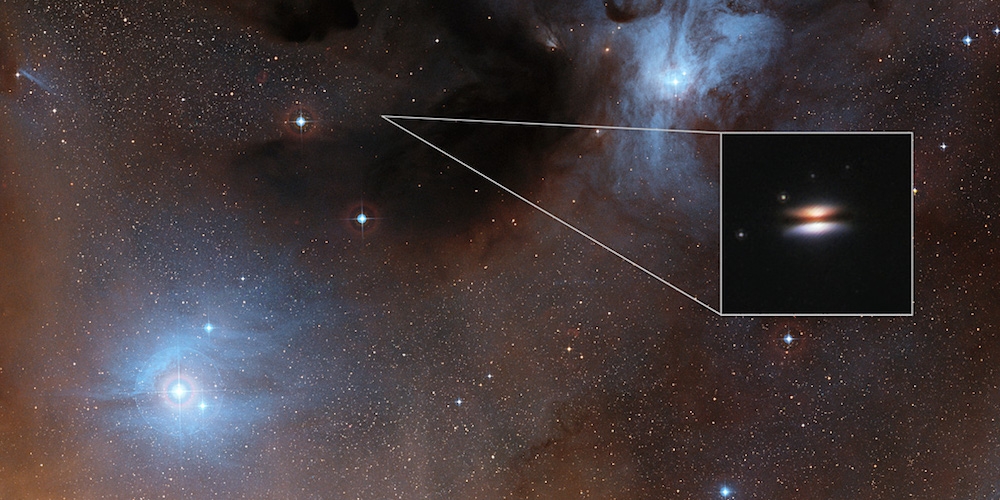 De jonge ster 2MASS J16281370-2431391 maakt deel uit van het spectaculaire Rho Ophiuchi-stervormingsgebied op ongeveer 400 lichtjaar van de aarde