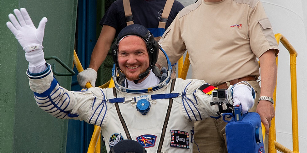 De Duitse ruimtevaarder Alexander Gerst net voor de lancering naar het internationale ruimtestation ISS. 